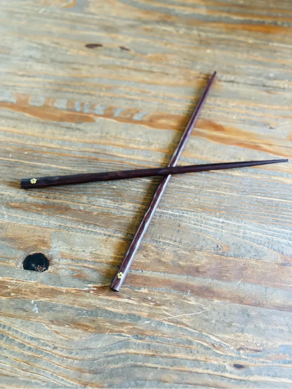 Wooden Floral Accent Chopsticks - 6 chopstick (3 ppl)